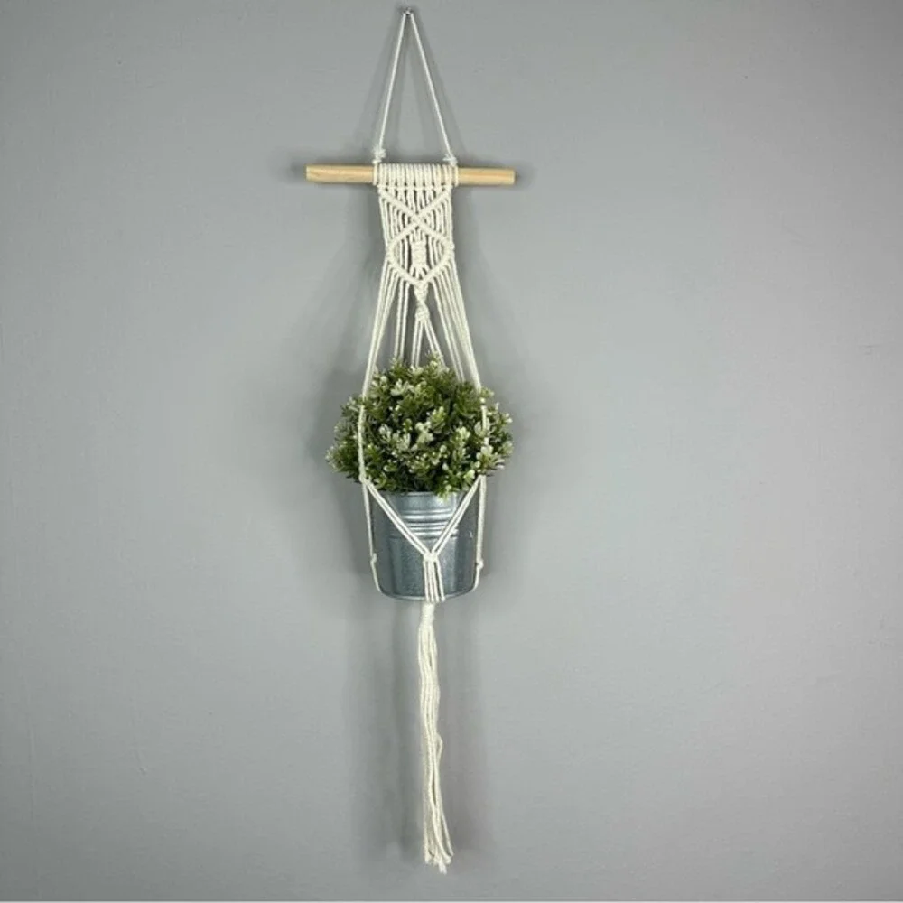 Lianzhui Cream Macrame Wall Plant Hanger Boho Cotton‎ Cord Wooden Dowel 33.5 NEW